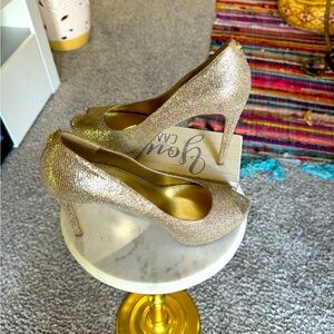 Stylish Gold Michael Kors Pumps